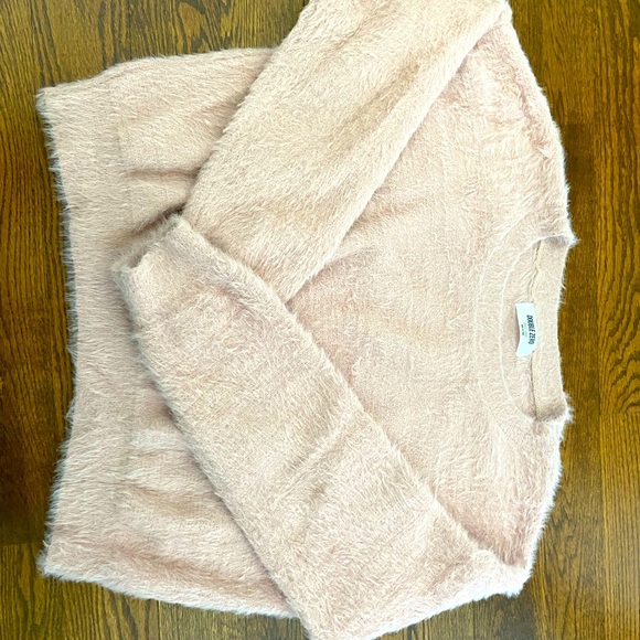Double Zero fuzzy light pink crop sweater - Picture 2 of 2
